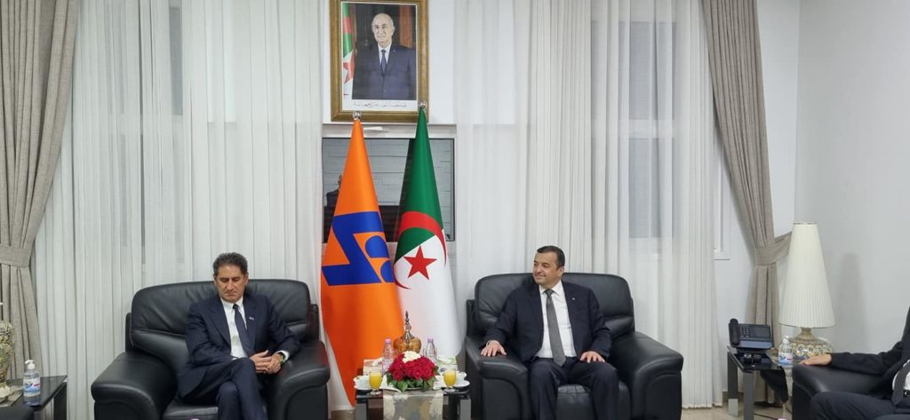 Le DG de l’IRENA reçu par Mohamed Arkab