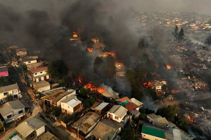 Incendies au Chili : Déjà 125 morts et plus de 25 000 hectares calcinés