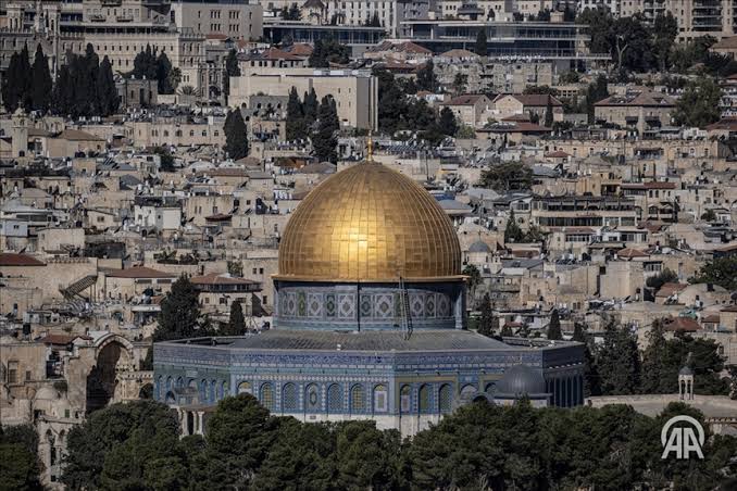 La mosquée d'Al-Aqsa "profanée" par des colons sionistes