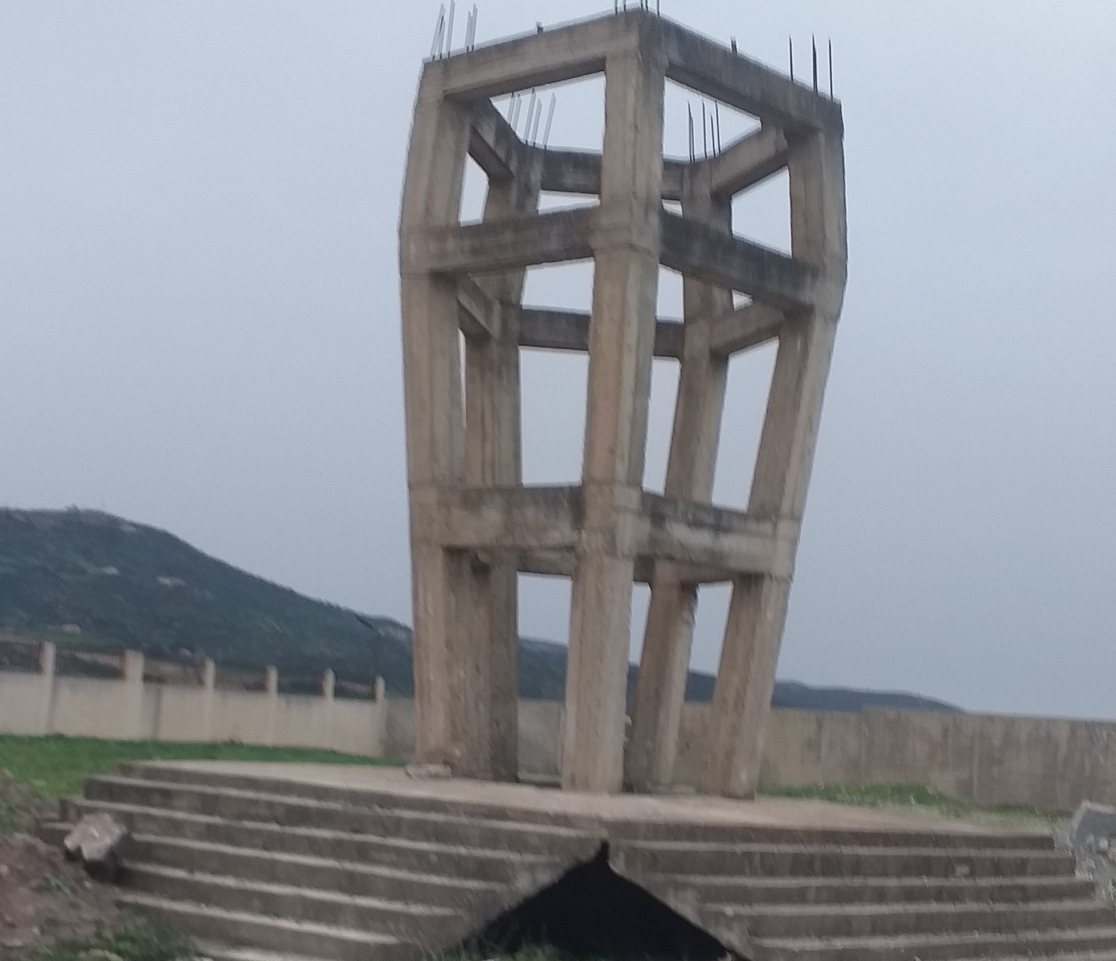Tizi-Ouzou : Le Monument des cinq Colonels aux oubliettes…
