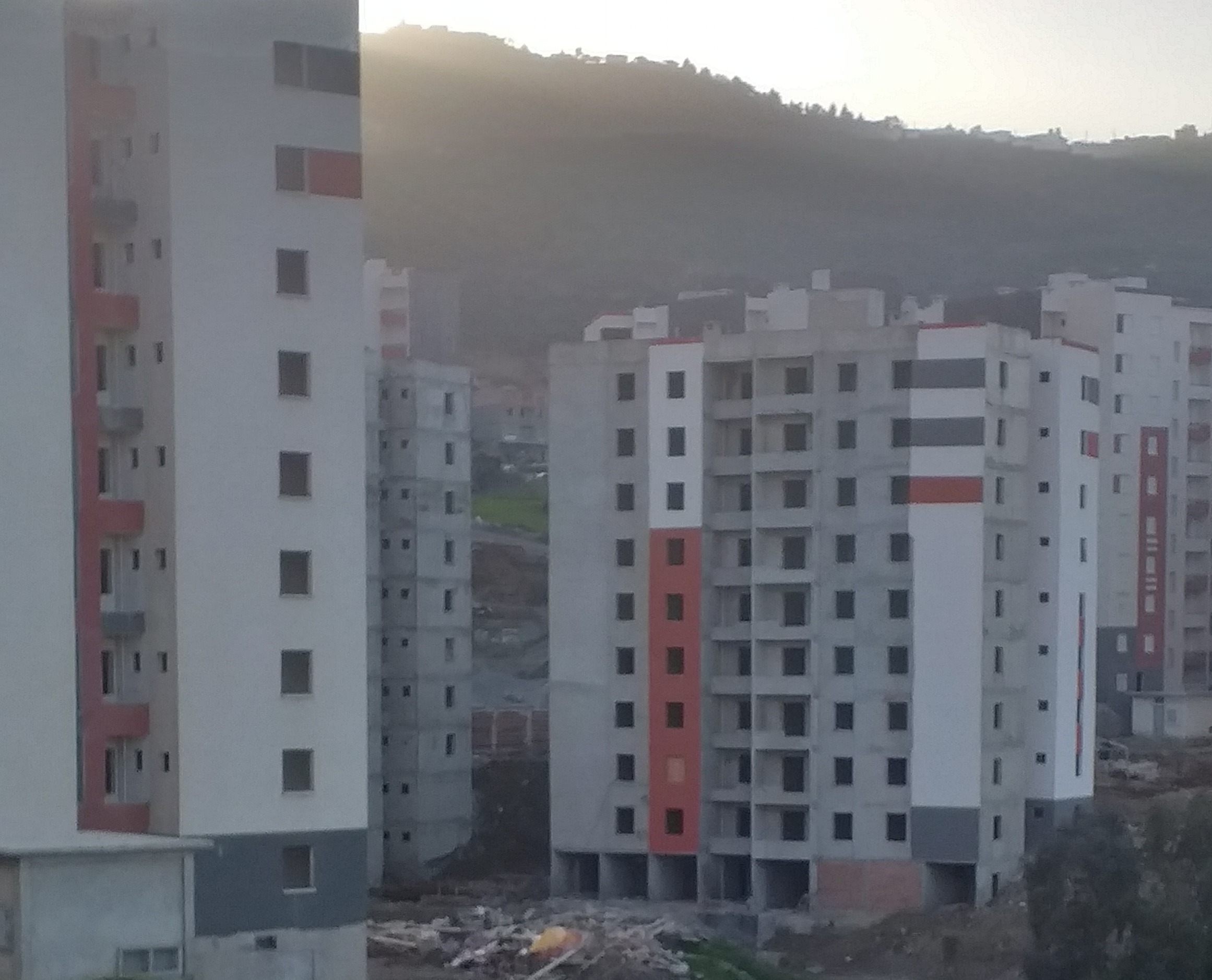 Draâ El-Mizan(Tizi-Ouzou): Le projet des 1080-Logements AADL à l'arrêt!