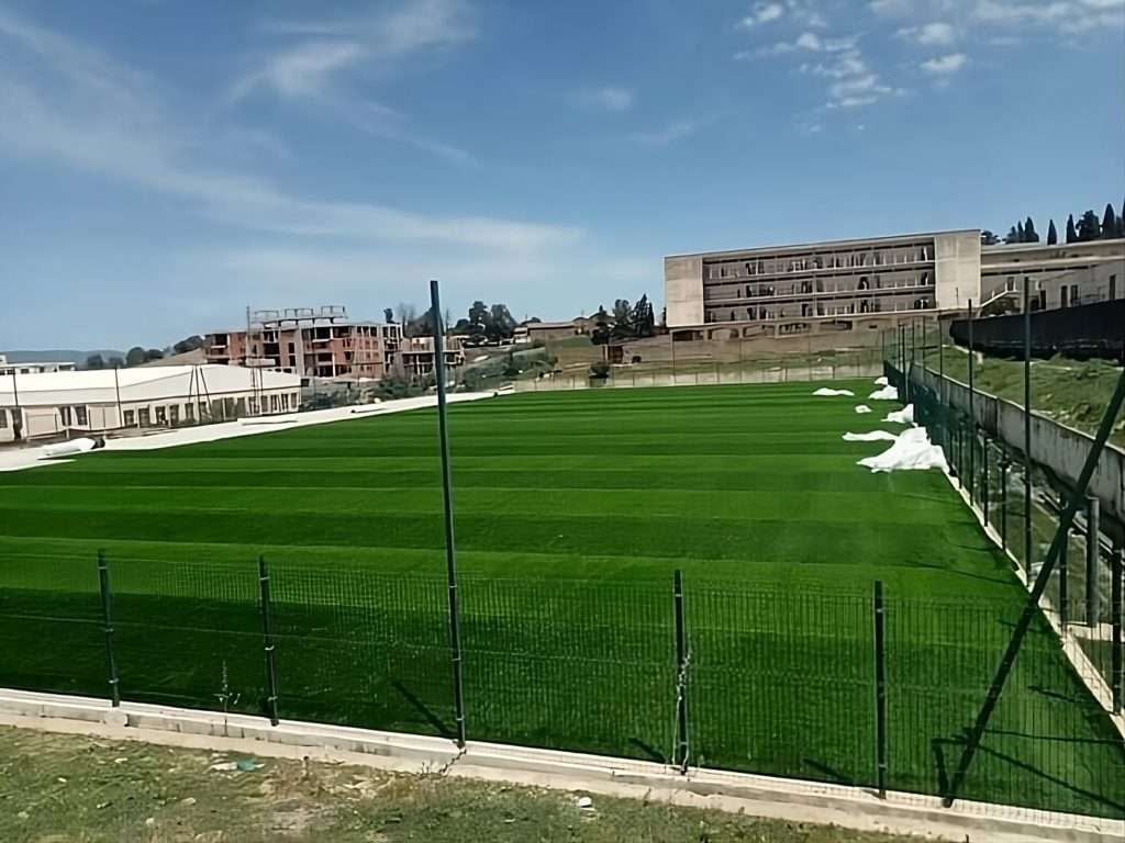 Stade de Draâ El-Mizan : Le revêtement (enfin) lancé !