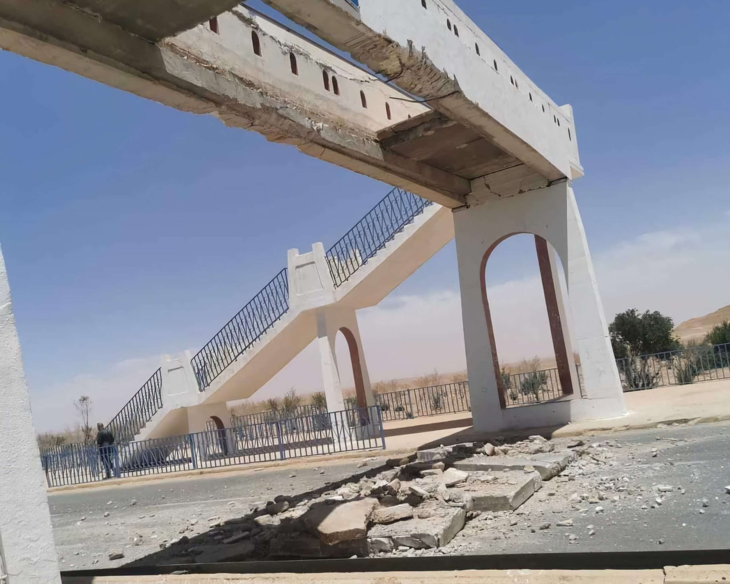 Ghardaïa: Une passerelle s’effondre sur la RN 1