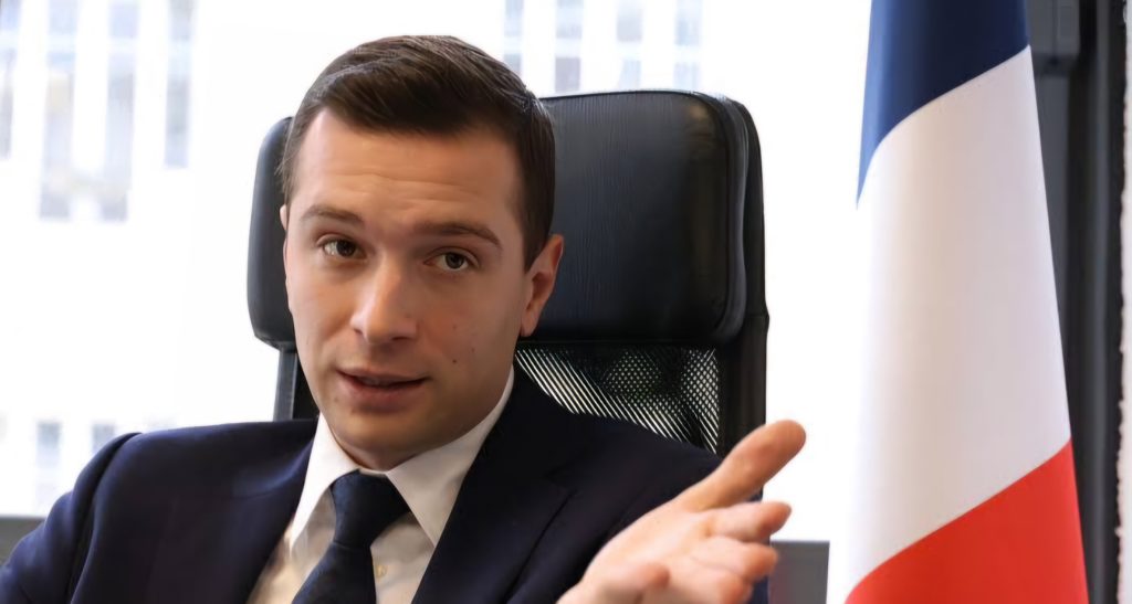 le parti de Jordan Bardella, renforcé par les candidats désignés par le président des Républicains Eric Ciotti, pointe largement en tête. 