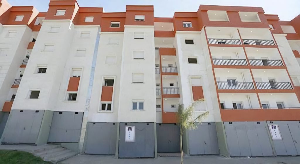 Dans le même sillage, l'hôte de la wilaya d'Ain Defla, a indiqué que l’Algérie a distribué plus de 1,7 million de logements entre 2020 et 2024.