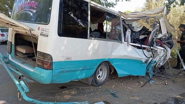 Oran: Un accident de bus a failli tourner au drame! Oran: Un accident de bus a failli tourner au drame!