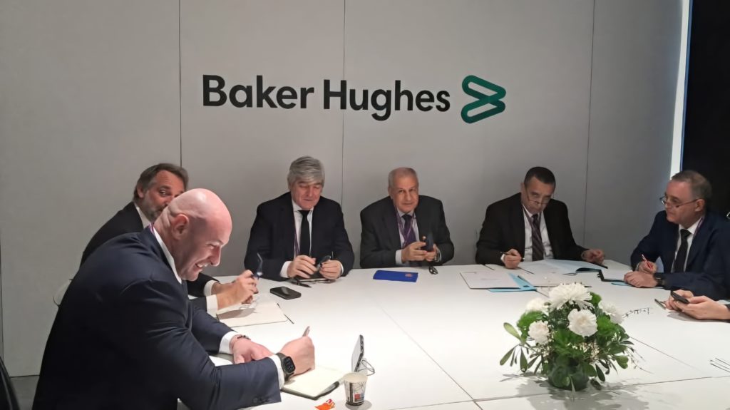 le Président-Directeur Général de Sonatrach, Rachid Hachichi, a effectué une visite officielle en Italie, où il a participé à la réunion annuelle de la société américaine Baker Hughes, tenue à Florence.