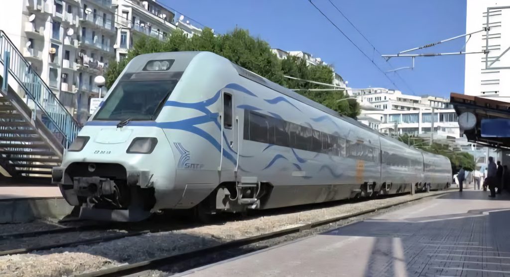 Transport ferroviaire en Algérie : La SNTF innove ! La SNTF se met à l'heure de la numérisation de ses services. Une avancée notable dans le secteur des transports ferroviaire