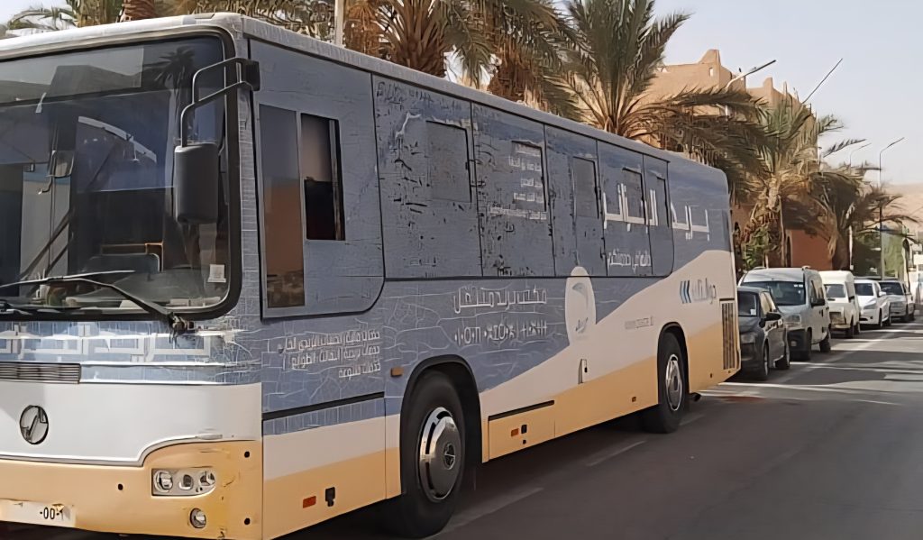 Ghardaïa : Le « bus postal » fait bien des heureux !