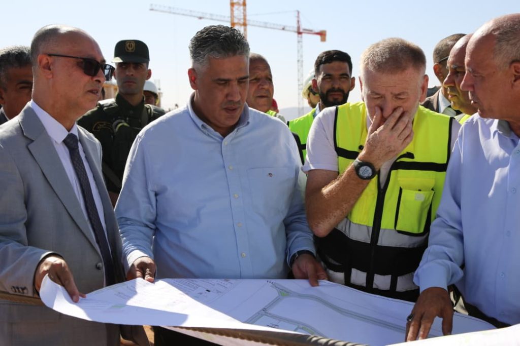 Belaribi s'est rendu ce jeudi 18 septembre 2025 au niveau de wilaya Béchar, pour inspecter le projet d'un complexe sportif