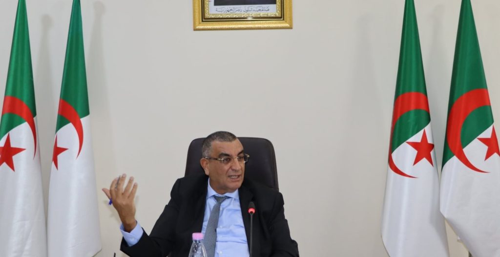 Le nouveau ministre des Travaux Publics, M. Abdelkader Djellaoui, s'est penché ce mercredi 24 septembre sur les projets routiers en Algérie