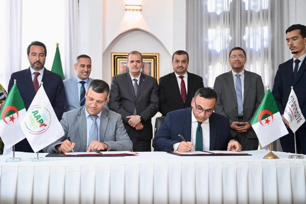 IATF 2025 : Elsewedy Electric et l’AAPI signent un « très gros » contrat ! Signature d’un protocole d’accord entre l’Agence nationale de promotion des investissements (AAPI) et Elsewedy Electric Algérie.