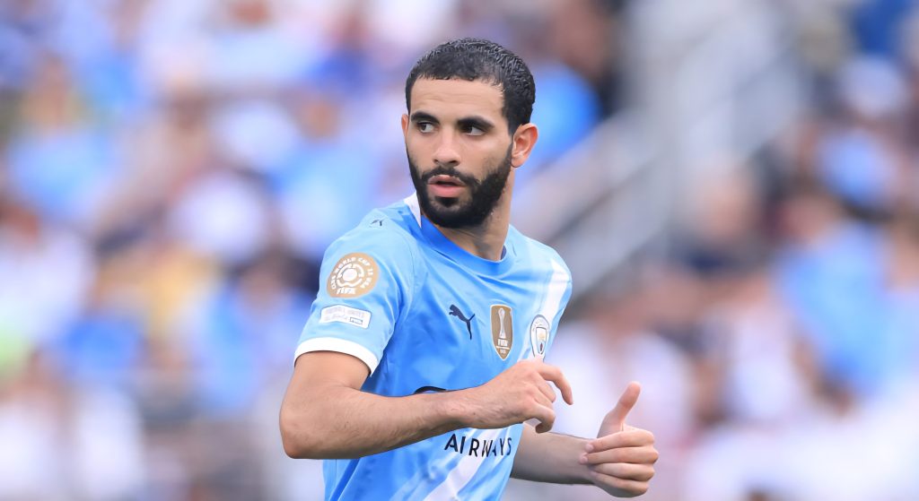 Pep Guardiola, l'entraîneur de Manchester City, donne des nouvelles pas rassurantes sur Rayan Aït-Nouri.