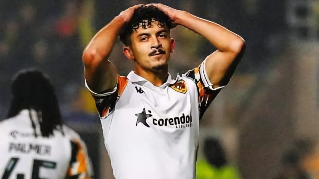 Aligné pour la première fois depuis plus d’un an après sa rupture des ligaments croisés, Bachir Belloumi a rechuté, cette fois touché aux ischio-jambiers.