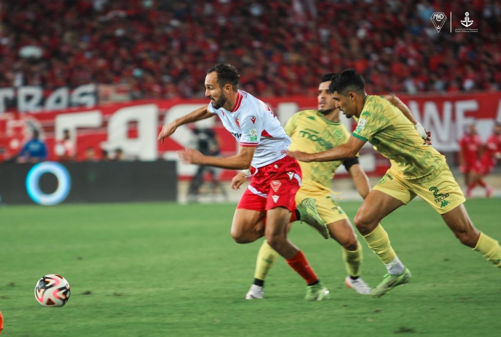 Ligue 1 Mobilis : Le MCA assure l’essentiel, la JSK coule ! La 4e journée de Ligue 1 Mobilis a souri au MCA, vainqueur face à Akbou, tandis que la JSK de Josef Zinnbauer s’enfonce