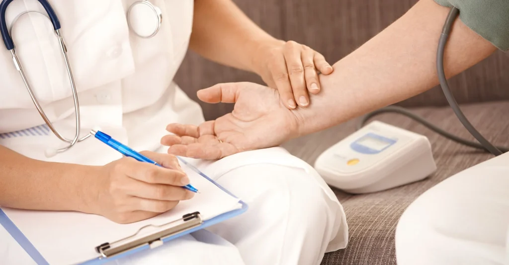 Les tarifs des consultations médicales, notamment dans le privé font débat depuis plusieurs années en Algérie