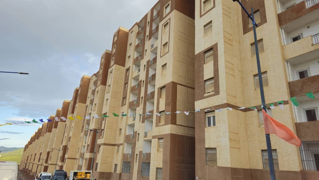 AADL 3 : Les annonces de Belaribi Le ministre de l'Habitat, M.Mohamed Tarek Belaribi, a fait d'importantes annonces au sujet de la formule AADL 3 tant attendue.