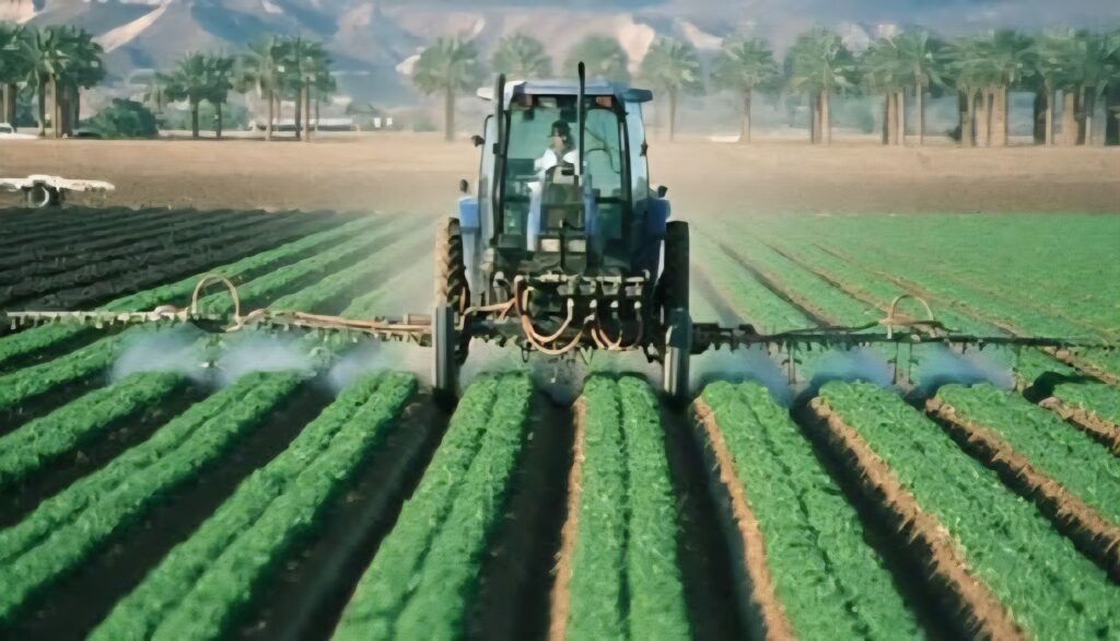 L’Algérie sème les graines de son renouveau agricole Le secteur de l'agriculture en Algérie entame sa « seconde révolution » sous l'impulsion du jeune ministre Yacine Oualid.