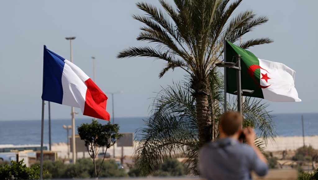 La diplomatie à « deux visages » de Paris vis-à-vis d’Alger Paris continue de jouer à un « jeu malsain » vis-à-vis d'Alger. Nuñez plaide pour le " dialogue", alors que dans les coulisse, on fait tout pour le saboter