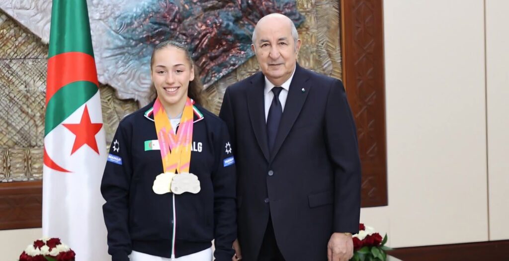 Le président de la République, M. Abdelmadjid Tebboune, a reçu, ce dimanche 2 novembre, la championne olympique et mondiale Kaylia Nemour.