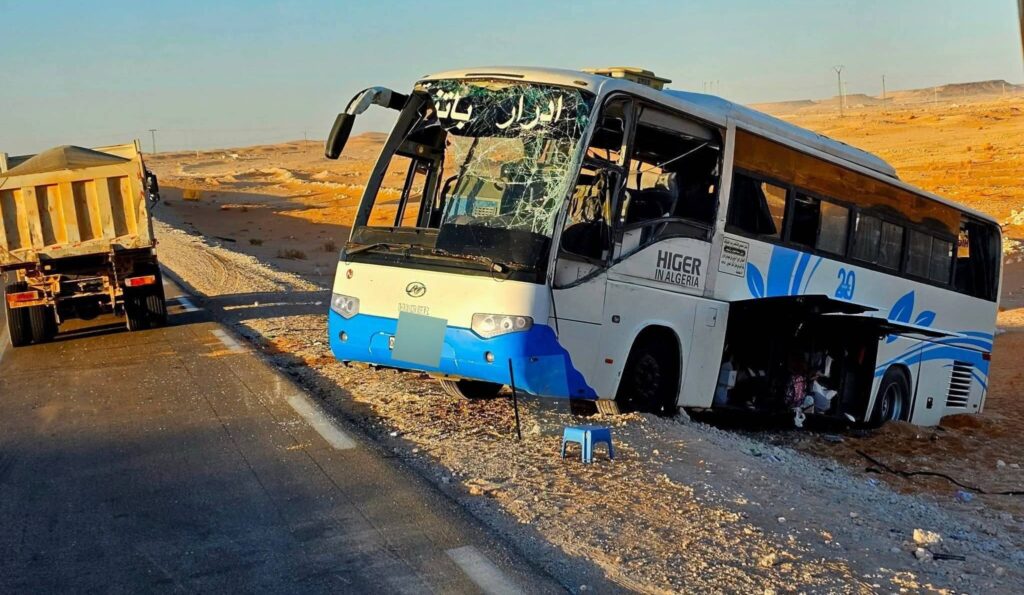Les bus sont toujours impliqués dans cette hécatombe qui se poursuit et qui endeuille à chaque minute des familles entières en Algérie.