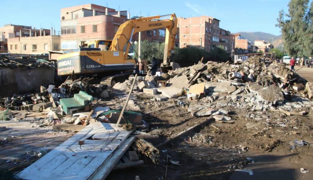 Tizi-Ouzou : Un « point noir » de Draâ Ben Khedda éliminé La commune de Draâ Ben Khedda, à 20 kilomètres de Tizi-Ouzou, a dit « adieu » à la décharge à ciel ouvert, qui lui servait de marché informel