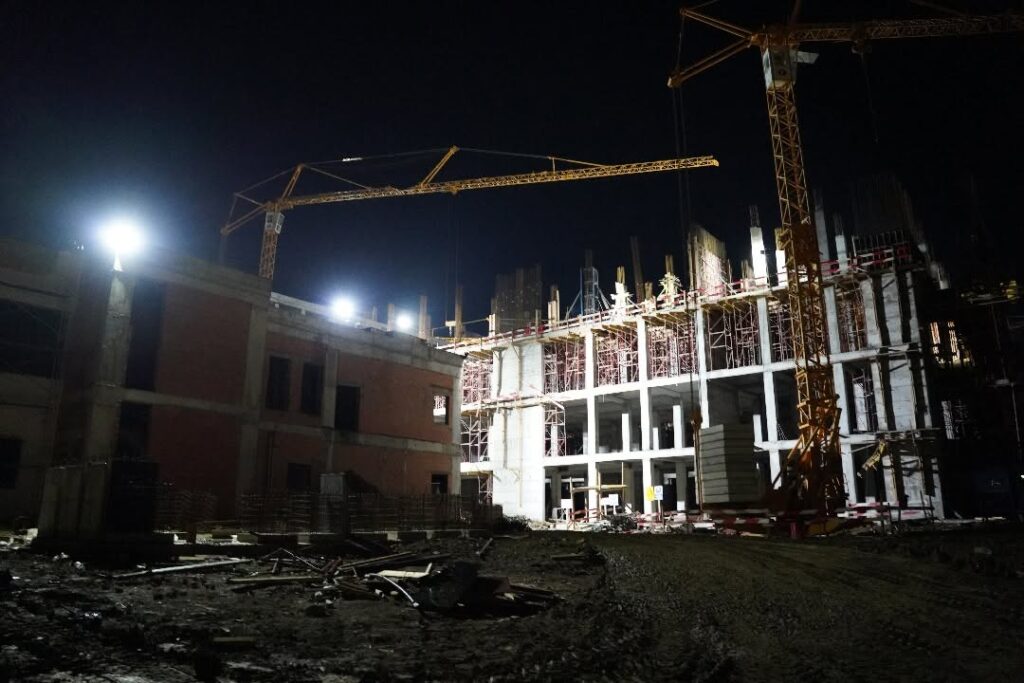 Projet du nouveau CHU de Tizi-Ouzou : Belaribi prend de nouvelles mesures Le projet de réalisation du nouveau CHU de Tizi-Ouzou, fait l'objet d'une attention particulière de la part de Tarek Belaribi.