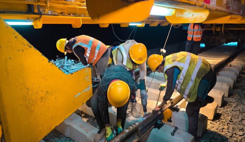 La ligne minière ouest Bechar-Tindouf-Gara Djebilet, est au cœur des préoccupations du ministre des Travaux publics Abdelkader Djellaoui.