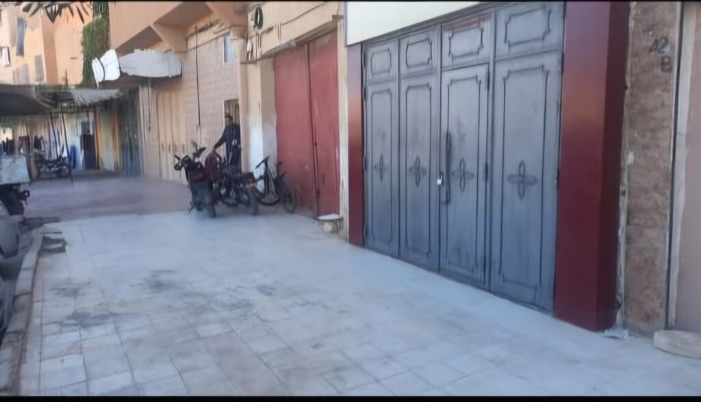 Ghardaïa : Le bras de fer entre le maire et les commerçants se durcit Le bras de fer entre certains commerçants de la vieille ville de Ghardaïa et le maire de cette derrière se poursuit et se durcit.