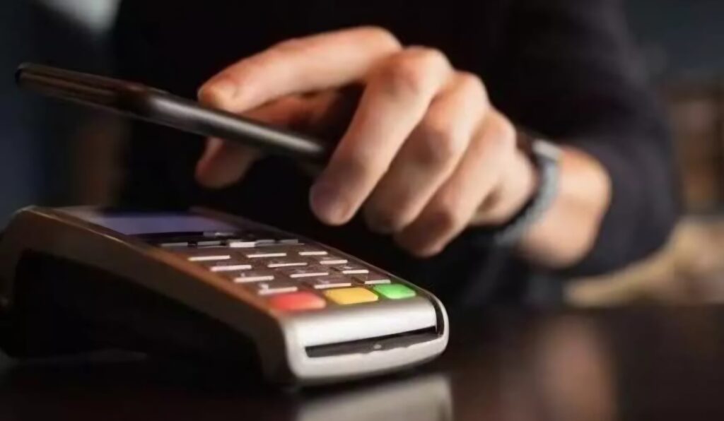 Le paiement mobile en Algérie baptisé « DZ Mob Pay», mis en place afin de couvrir l'échec des Terminaux de paiement électronique (TPE) peine à convaincre