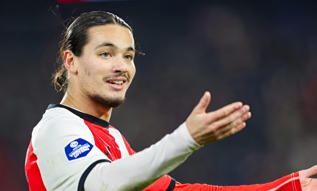 Marseille accélère sur le dossier Anis Hadj Moussa, l’ailier de l'équipe d'Algérie et de Feyenoord, ciblé pour renforcer l’attaque phocéenne dès le mercato d’hiver.