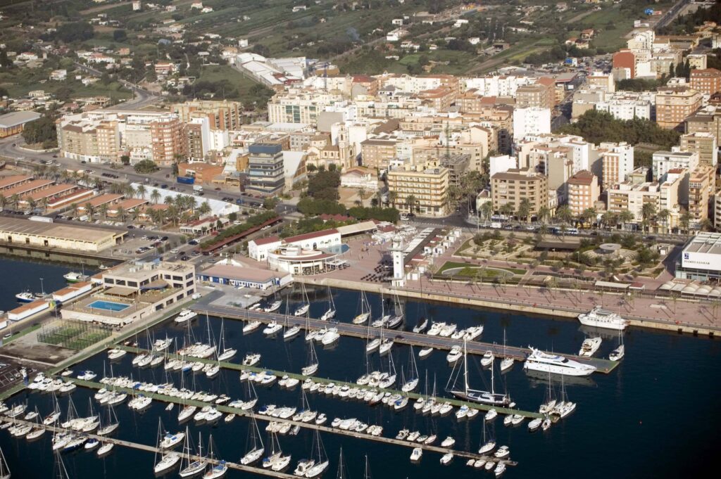 Le port espagnol de Castellón poursuit le renforcement de son ancrage en Algérie. Son DG, Manuel J. García presente ses atouts aux autorités