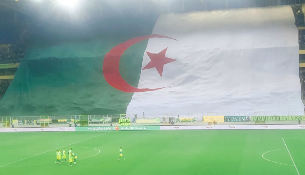 La Kabylie dit « NON » au MAK et réaffirme son attachement à l’Algérie ! La Kabylie dans son ensemble rejette les sombres dessins du MAK et réaffirme son la moindre ambiguïté son attachement à l'Algérie.