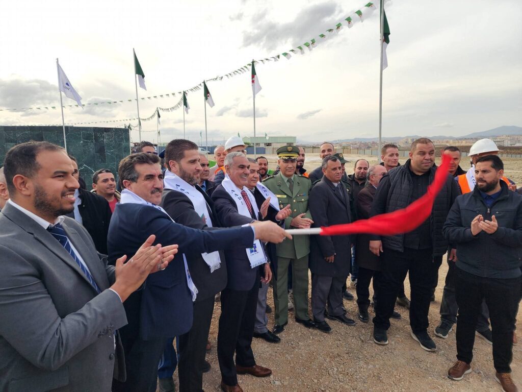 Le programme AADL 3 ne cesse de progresser. Cette fois-ci ? c'est la wilaya de Bordj Bou Arreridj qui a vu le lancement du chantier.
