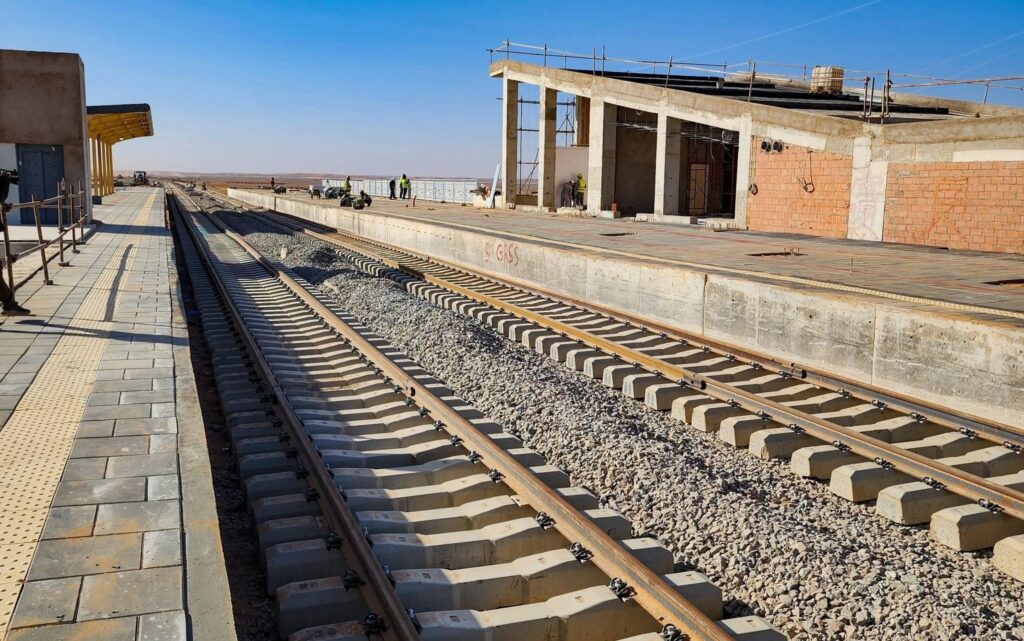 Le compte à rebours du lancement du  mégaprojet de Gara Djebilet est enclenché en Algérie. Tous les acteurs de l'État sont mobilisés