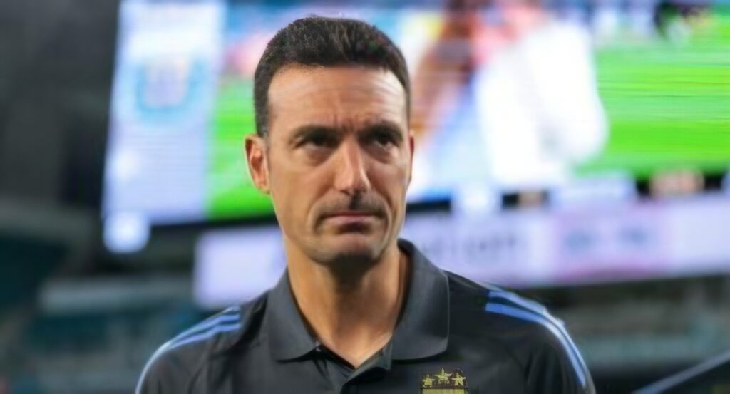 L'Argentine affrontera dès son premier match en Coupe du monde l'Algérie. Scaloni encense son futur adversaire et « tacle » la France.