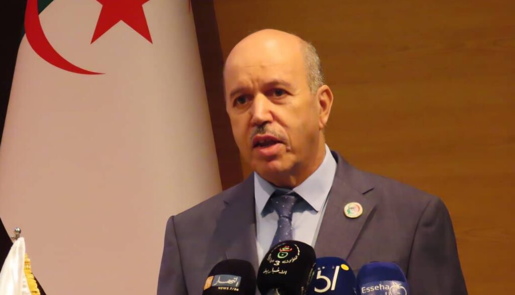 Abdelhak Saihi et face au mécontentement lié au mécontentement des retraités à cause de la revalorisation des retraites, calme le jeu.