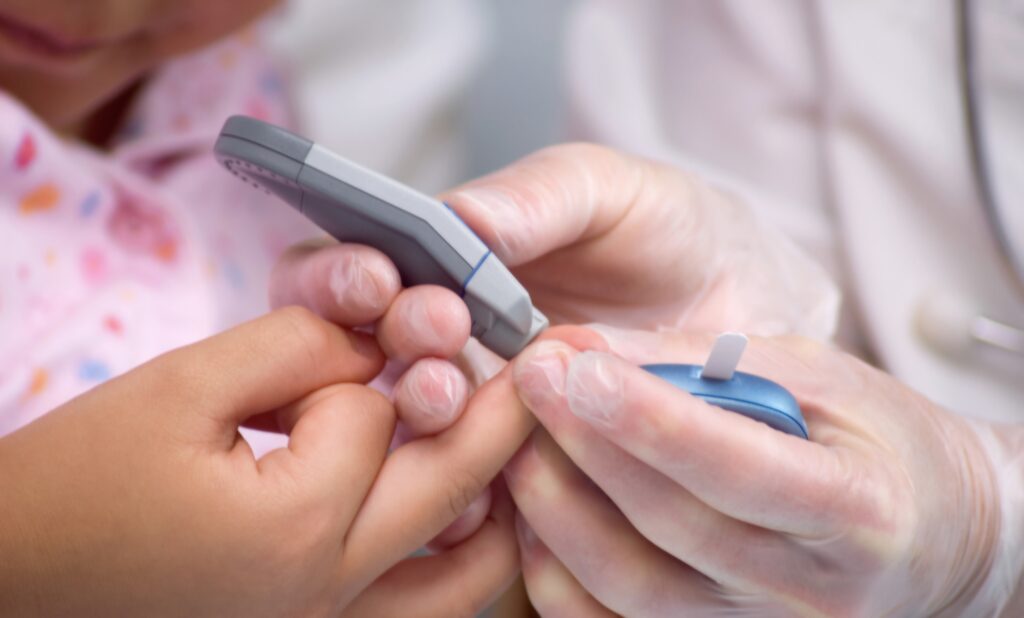 La députée Farida Gamra a tiré la sonnette d’alarme concernant l’augmentation préoccupante du diabète infantile en Algérie et réclame le remboursement du CGM