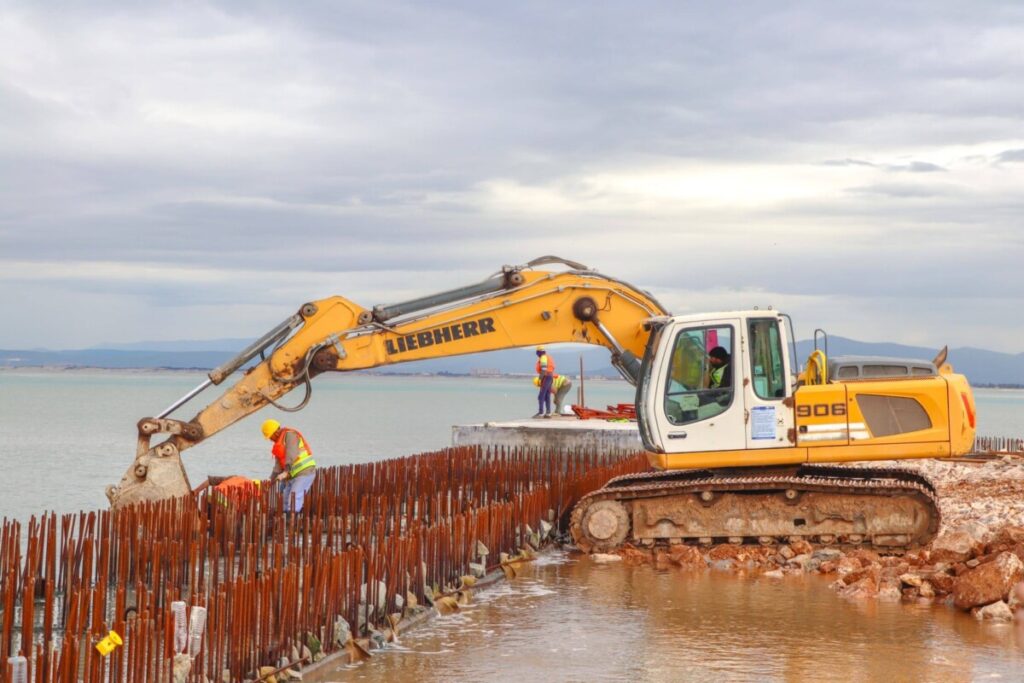 Le présodent Tebbone a ordonné de doubler la cadence des travaux du quai minier du port d'Annaba.
