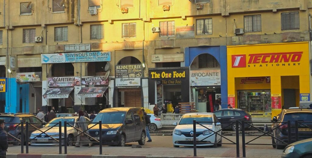 La grève des commerçants n’a pas eu lieu en Algérie ! La prétendue grève des commerçants annoncée via des appels anonymes sur les réseaux sociaux, n'a pas eu lieu ce jeudi 8 janvier 2026.