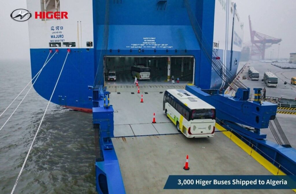 La première commande de 10 000 bus destinée au renouvellement du par des bus en Algérie, a été expédiée de Chine.
