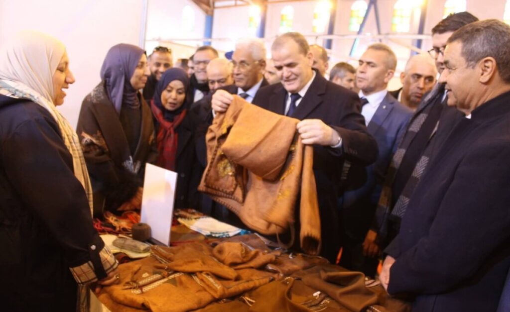 Le ministre du Commerce extérieur veut faire de Ghardaïa un hub de l'industrie des habits pour enfants