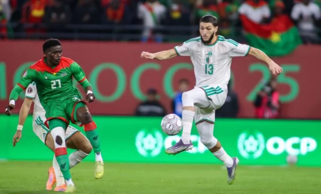 Blessé à la cheville face au Burkina Faso, Jaouen Hadjam a été libéré par Vladimir Petkovic et ne disputera plus la CAN 2025 avec l’Algérie