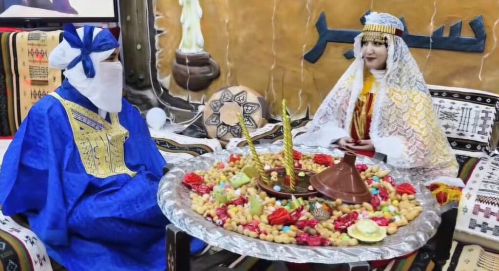 Yennayer 2976 : Les étudiantes de Ghardaïa en fête ! Les étudiantes de la cité universitaire 1000 lits, filles de Ghardaïa, ont célébré comme il se doit la fête de Yennayer.