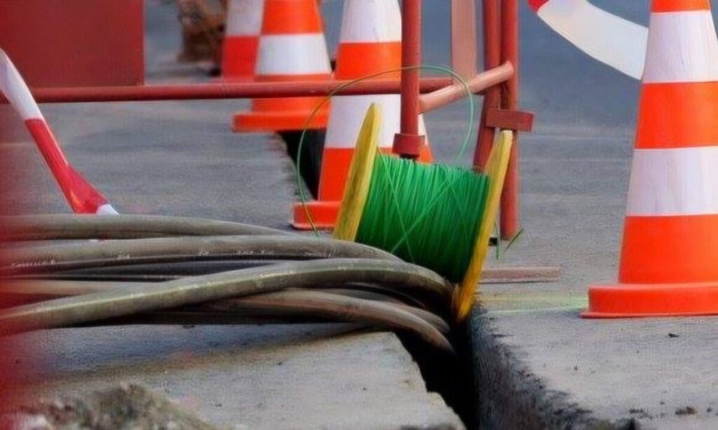 Le ministre des PTIC, M.Sidali Zerrouki s'engage à raccorder l'ensemble des villages de Tizi-Ouzou à l'internet haut débit à travers la fibre optique.