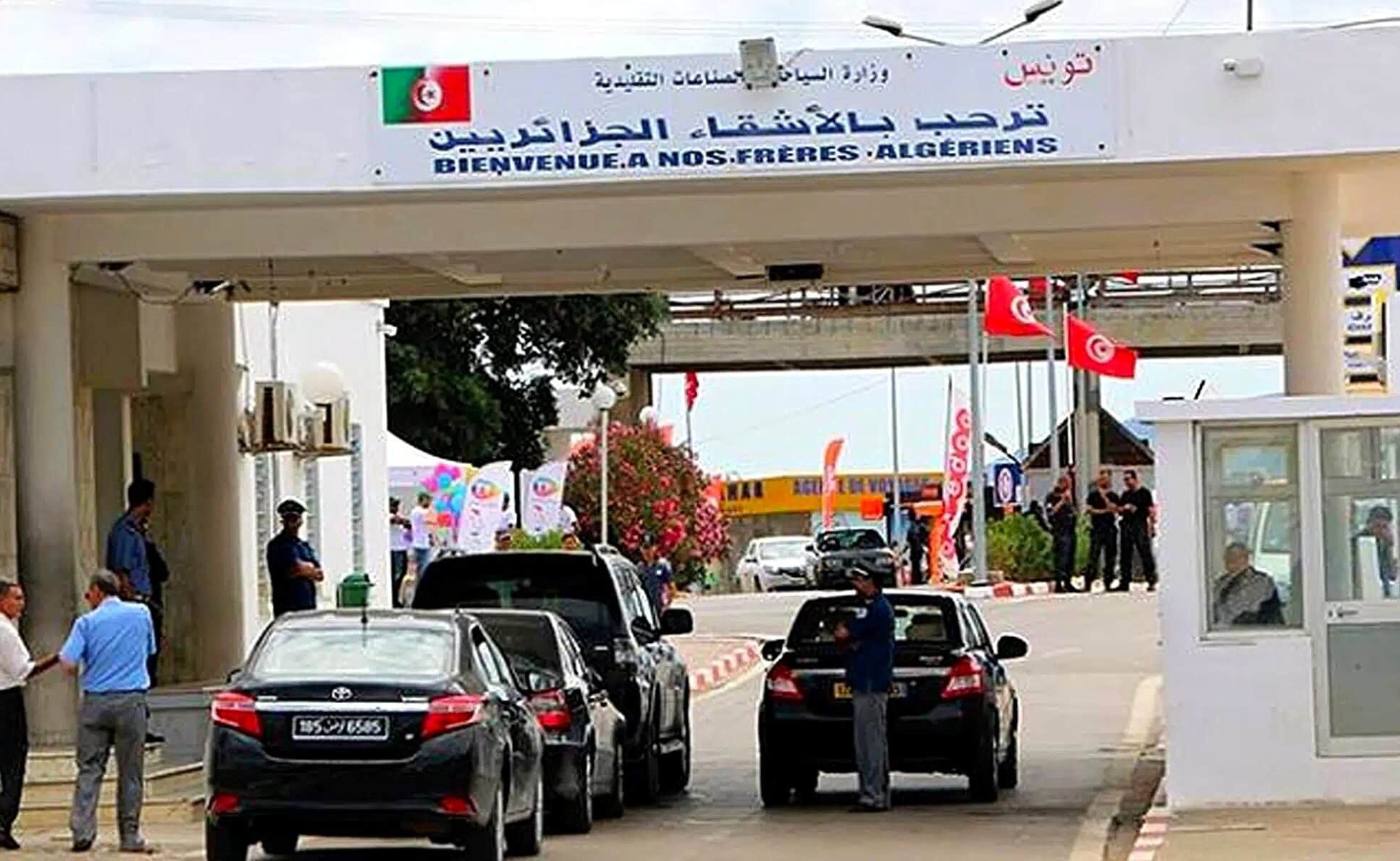 L'Algérie impose une taxe carburant aux véhicules passant la frontière de la Tunisie. Elle viserait à freiner la revente illicite de carburant algérien en Tunisie
