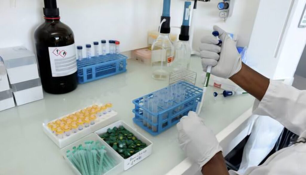 Le conflit opposant les laboratoires d'analyses médicales aux pharmaciens d'officine se durcit et vire au bras de fer !