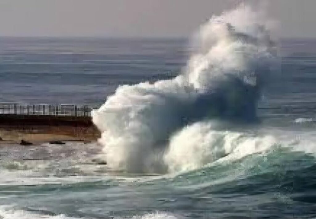 des vents violents sont prévus tout au long du littoral ouest de l'Algérie, ce qui pourrait occasionner des vagues pouvant atteindre les 8 mètres de hauteur.