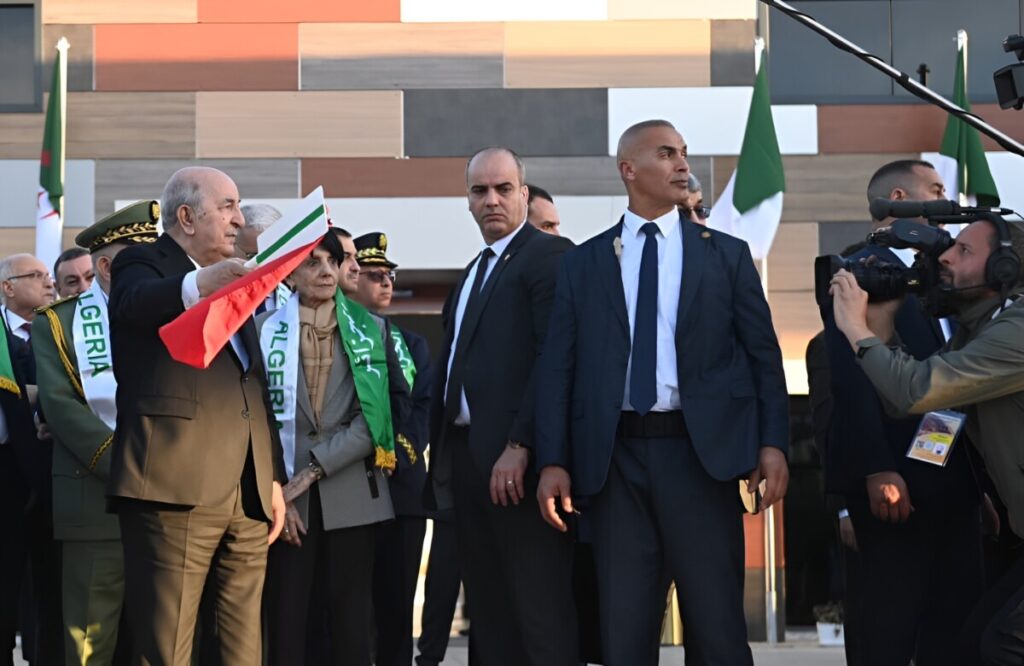 Le président de la République, M. Abdelmadjid Tebboune, vient inaugurer un projet titanesque : la ligne minière Ouest Béchar-Tindouf-Gara Djebilet.
