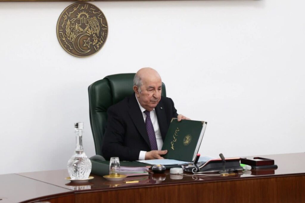 Le président Tebboune vient d'annoncer le lancement de deux projets stratégiques au niveau des wilayas de Tamanrasset et Tindouf.